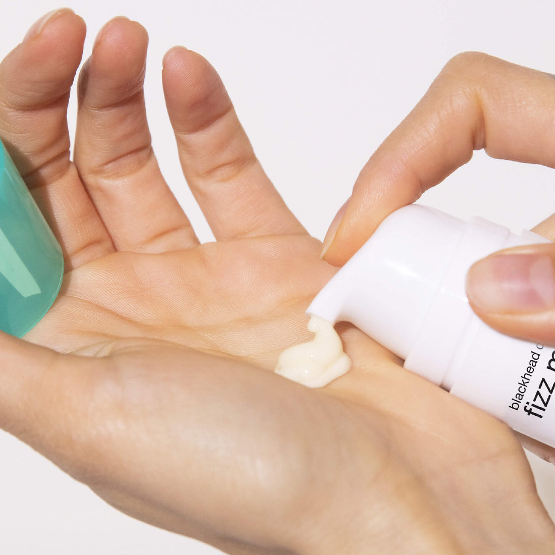 Dermalogica Blackhead Clearing Fizz Mask application 