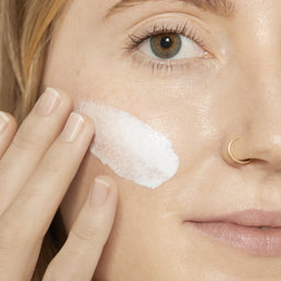 model applying Dermalogica Porescreen SPF 40